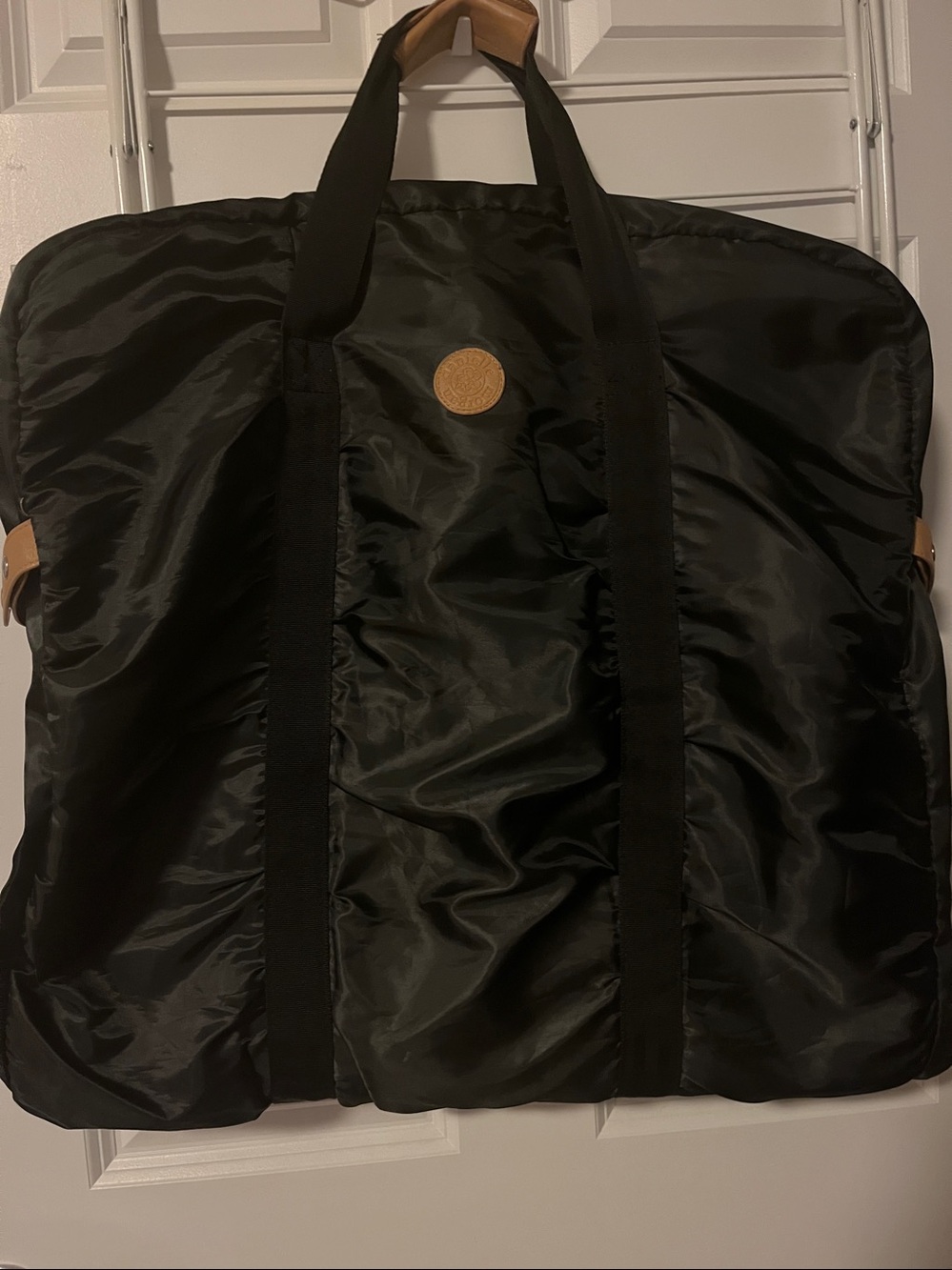 Garment Bag Extraordinaire - Picture 5 of 6
